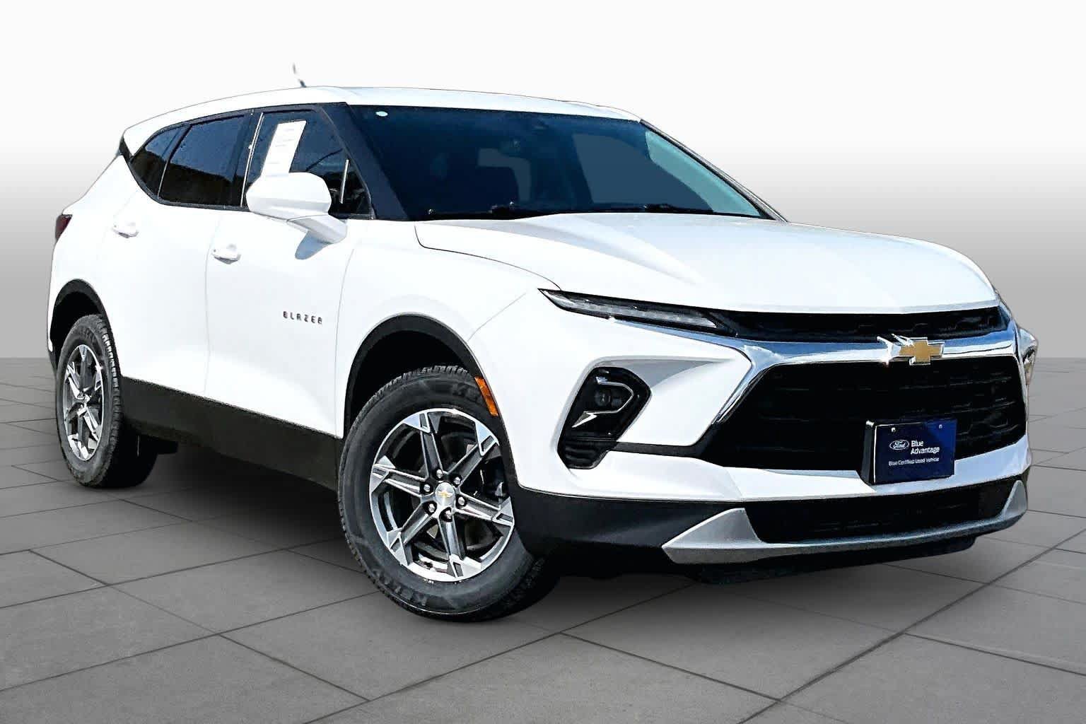 Used 2023 Chevrolet Blazer LT w/ Driver Confidence Package FWD image 3