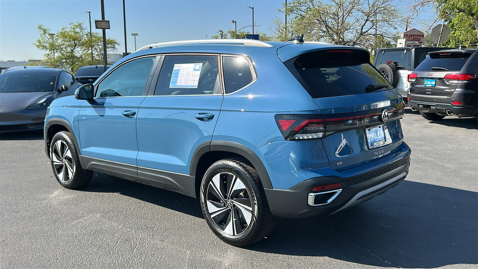 Used 2025 Volkswagen Taos SE AWD/4WD image 7
