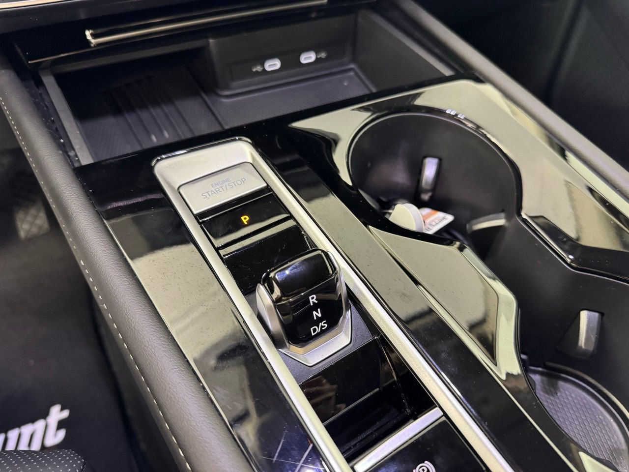 Used 2025 Volkswagen Atlas SEL image 21