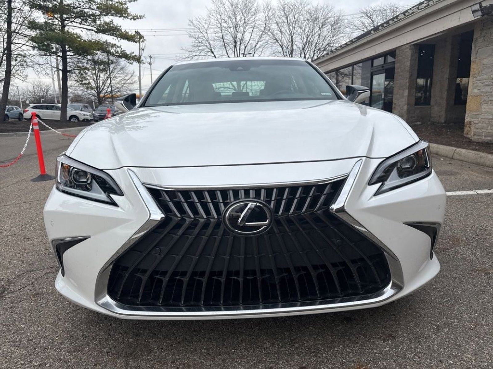 Used 2025 Lexus ES 300h w/ Premium Package image 9