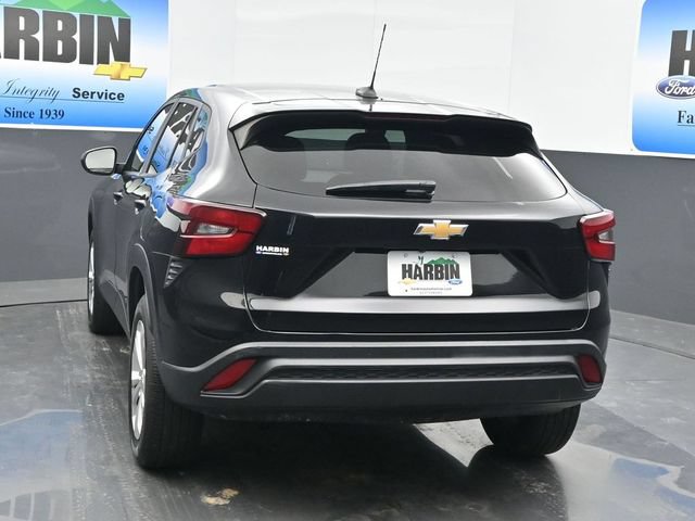 Used 2024 Chevrolet Trax LS FWD image 4