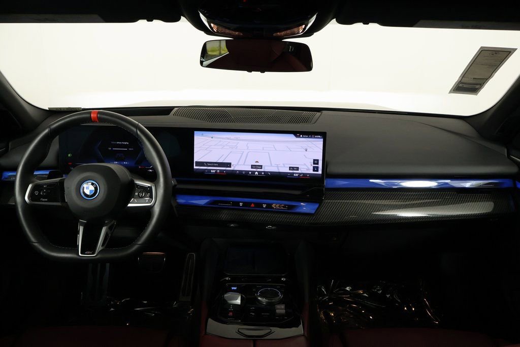 Used 2025 BMW i5 M60 w/ Premium Package image 8
