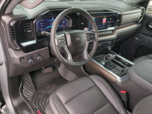 Used 2025 Chevrolet Silverado 1500 LT Trail Boss w/ Convenience Package II AWD/4WD image 11
