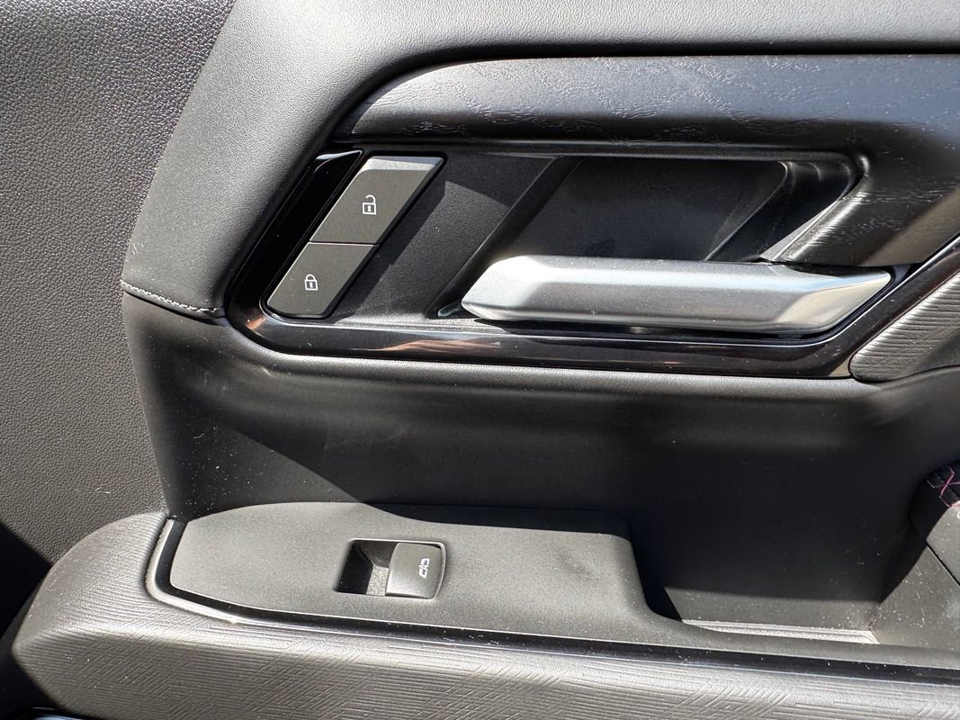 Used 2025 GMC Sierra 2500 AT4X AWD/4WD image 30