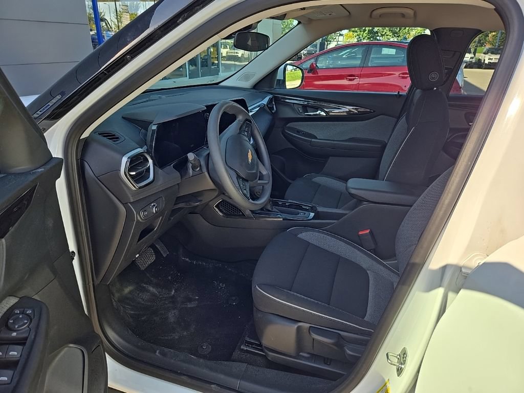 Used 2026 Chevrolet TrailBlazer LT AWD/4WD image 16