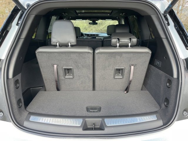 New 2025 Cadillac XT6 Luxury image 5