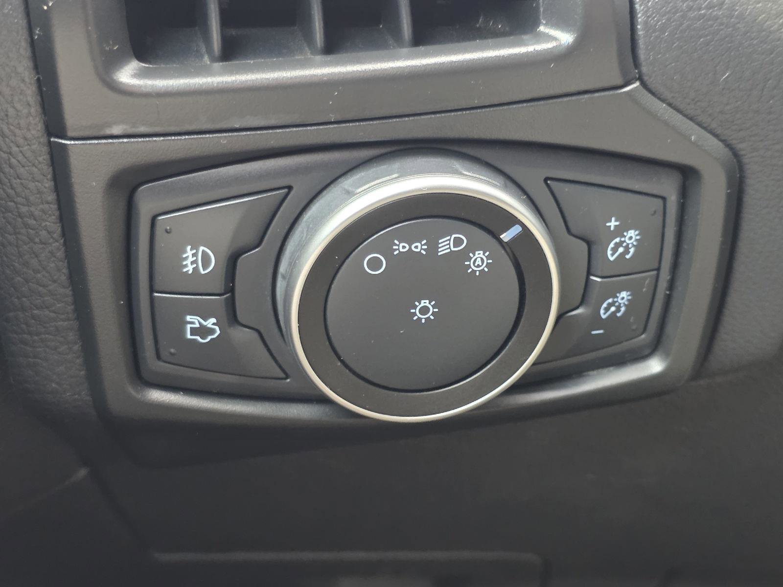 Used 2018 Ford Focus Titanium FWD image 11