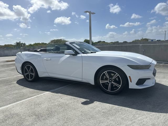 Used 2025 Ford Mustang Premium image 14