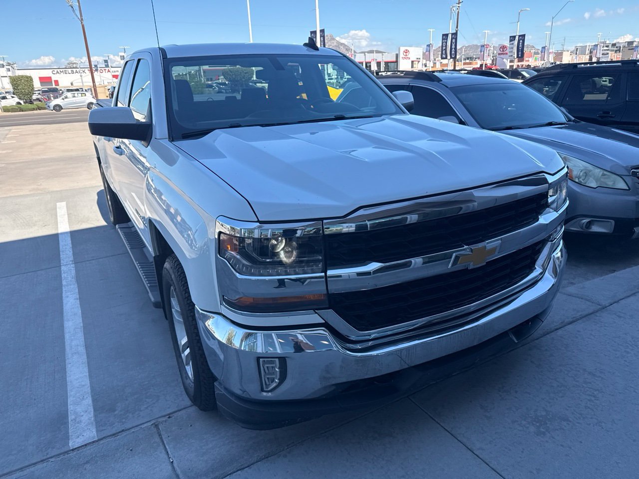 Used 2017 Chevrolet Silverado 1500 LT w/ All Star Edition AWD/4WD image 9