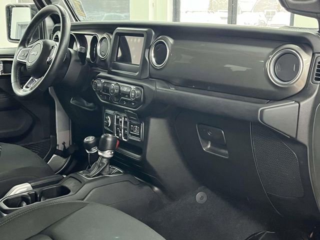 Used 2018 Jeep Wrangler Unlimited Sahara w/ LED Lighting Group image 24