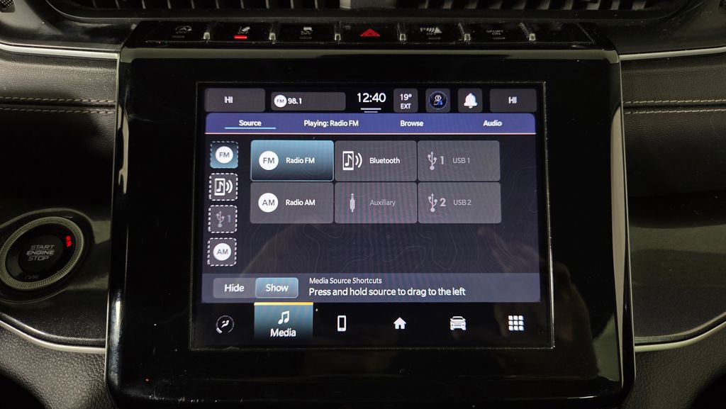 Used 2023 Jeep Grand Cherokee Laredo image 23