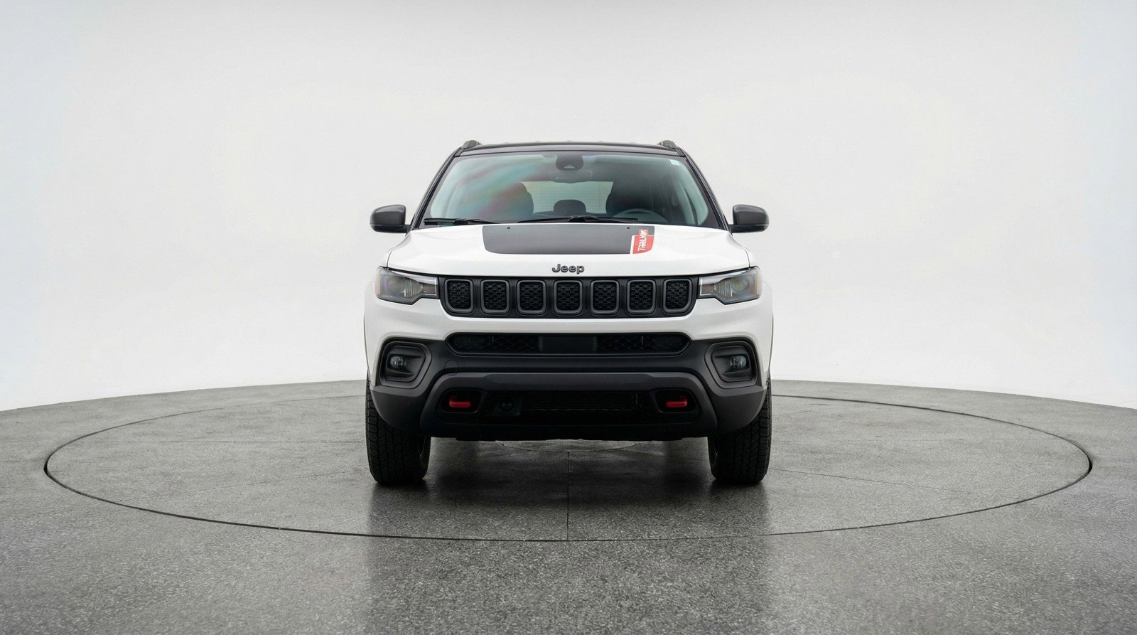 Used 2025 Jeep Compass Trailhawk AWD/4WD image 2