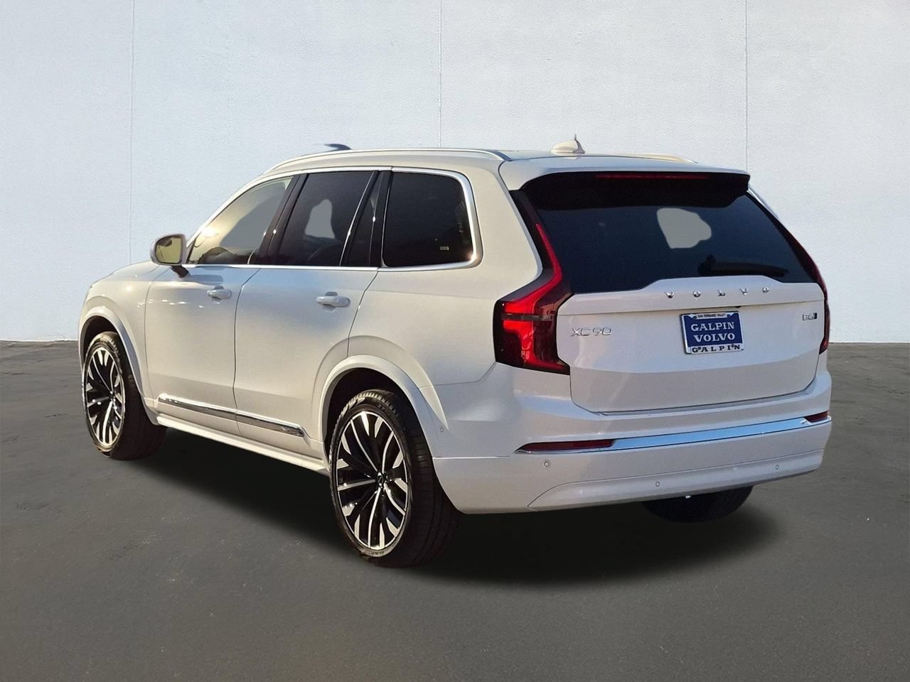 Certified 2026 Volvo XC90 B6 Plus AWD/4WD image 7