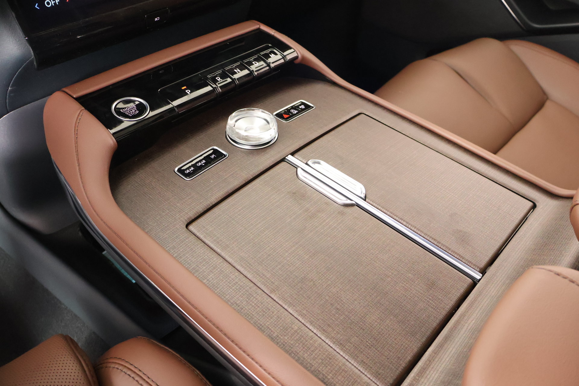 New 2026 Lincoln Navigator L Reserve AWD/4WD image 9