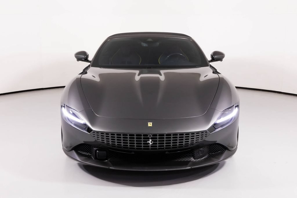 Used 2025 Ferrari Roma Spider RWD image 8