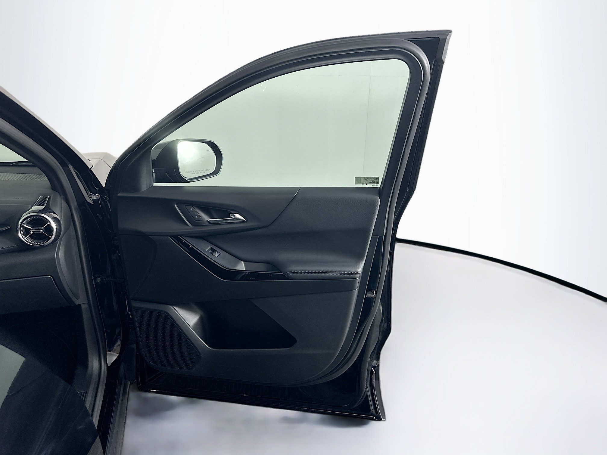 Used 2025 Chevrolet Equinox LT image 32