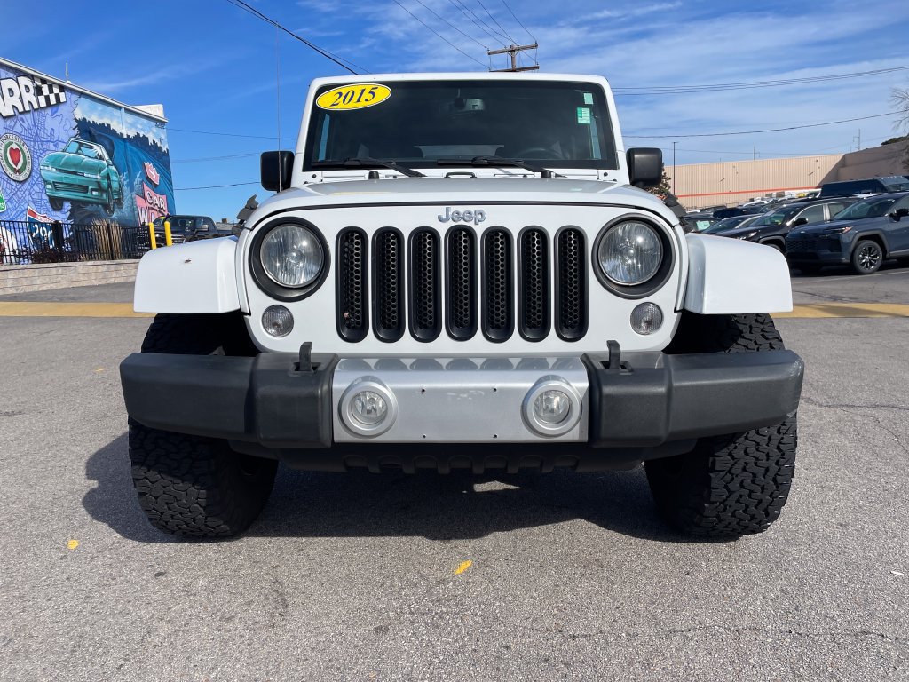Used 2015 Jeep Wrangler Unlimited Sahara w/ Dual Top Group AWD/4WD image 8