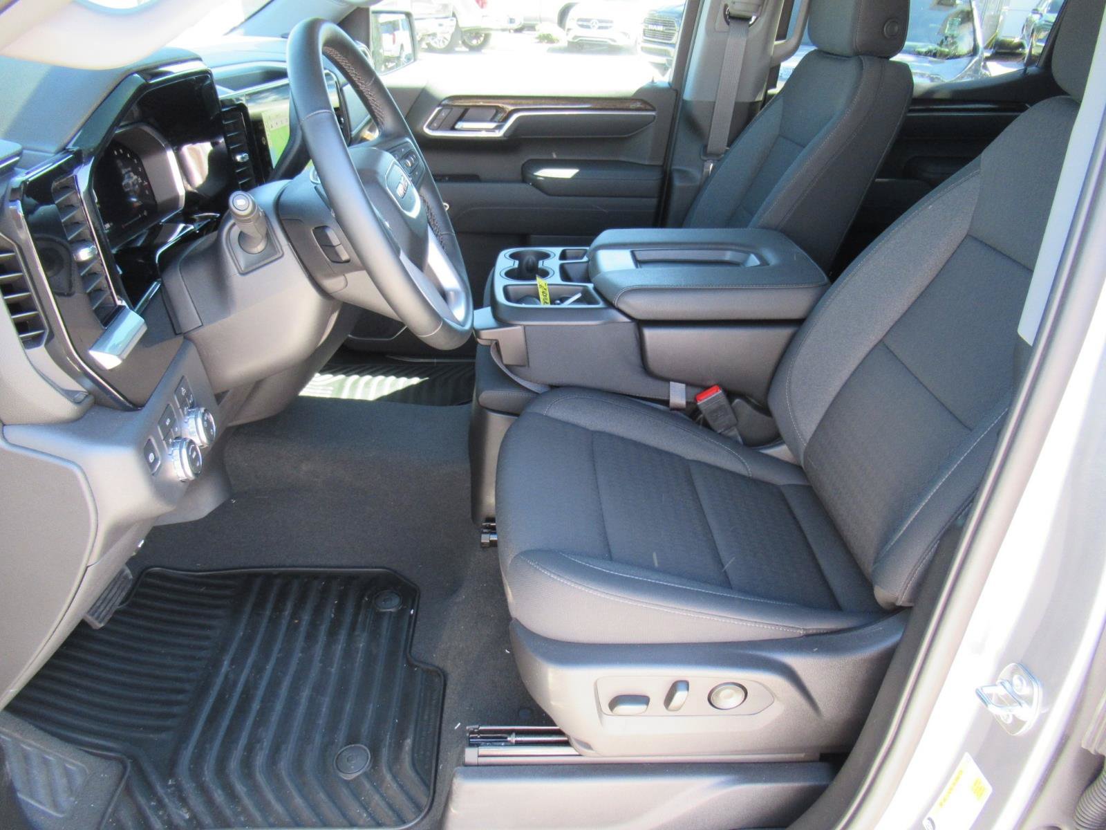 Used 2026 GMC Sierra 1500 SLE w/ Preferred Package AWD/4WD image 16