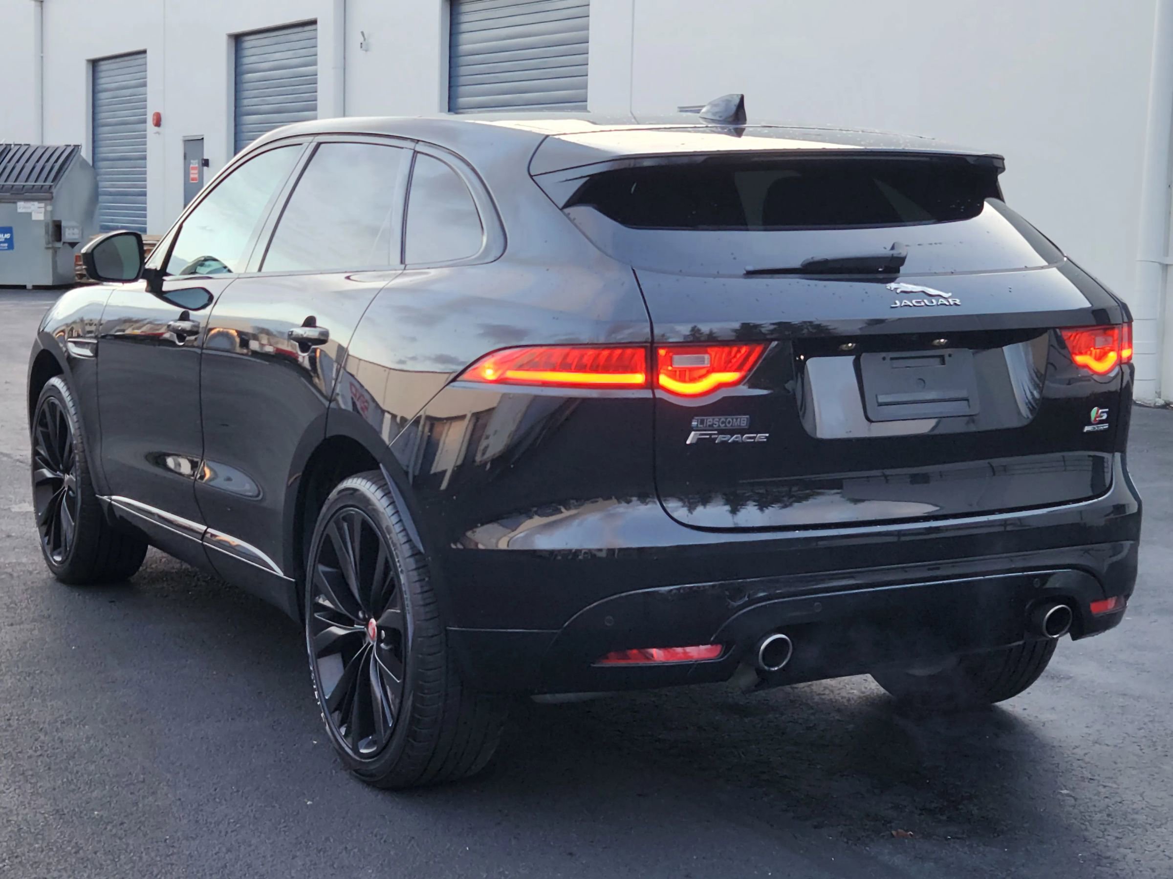 Used 2017 Jaguar F-PACE S image 3