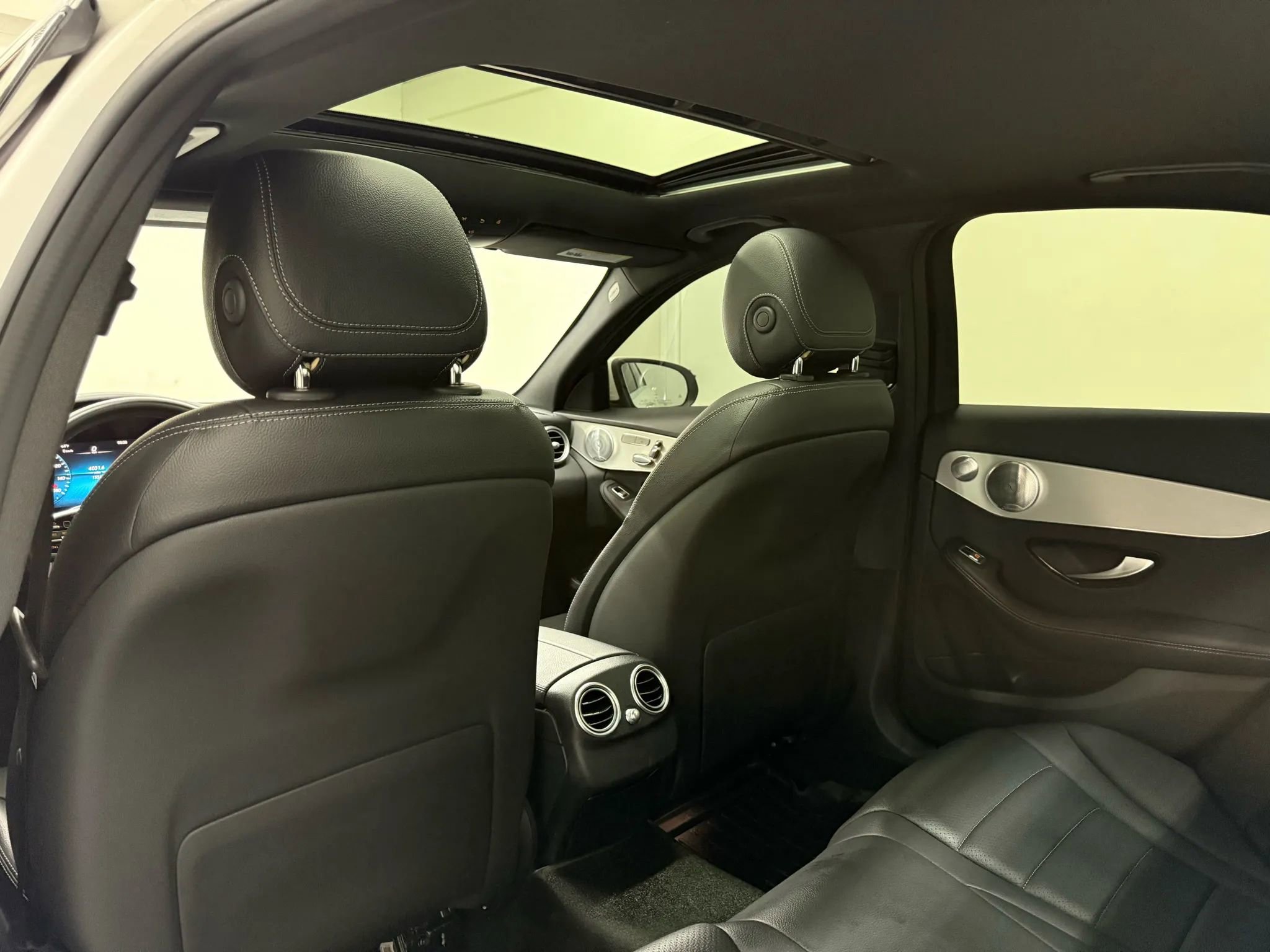 Used 2021 Mercedes-Benz C 300 Sedan image 15