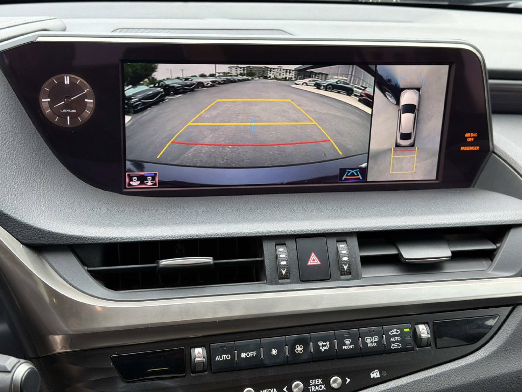 Used 2021 Lexus ES 300h w/ Accessory Package FWD image 18