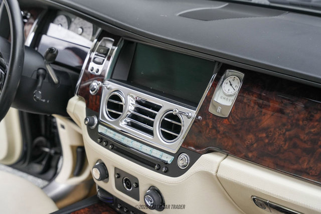 Used 2011 Rolls-Royce Ghost image 38