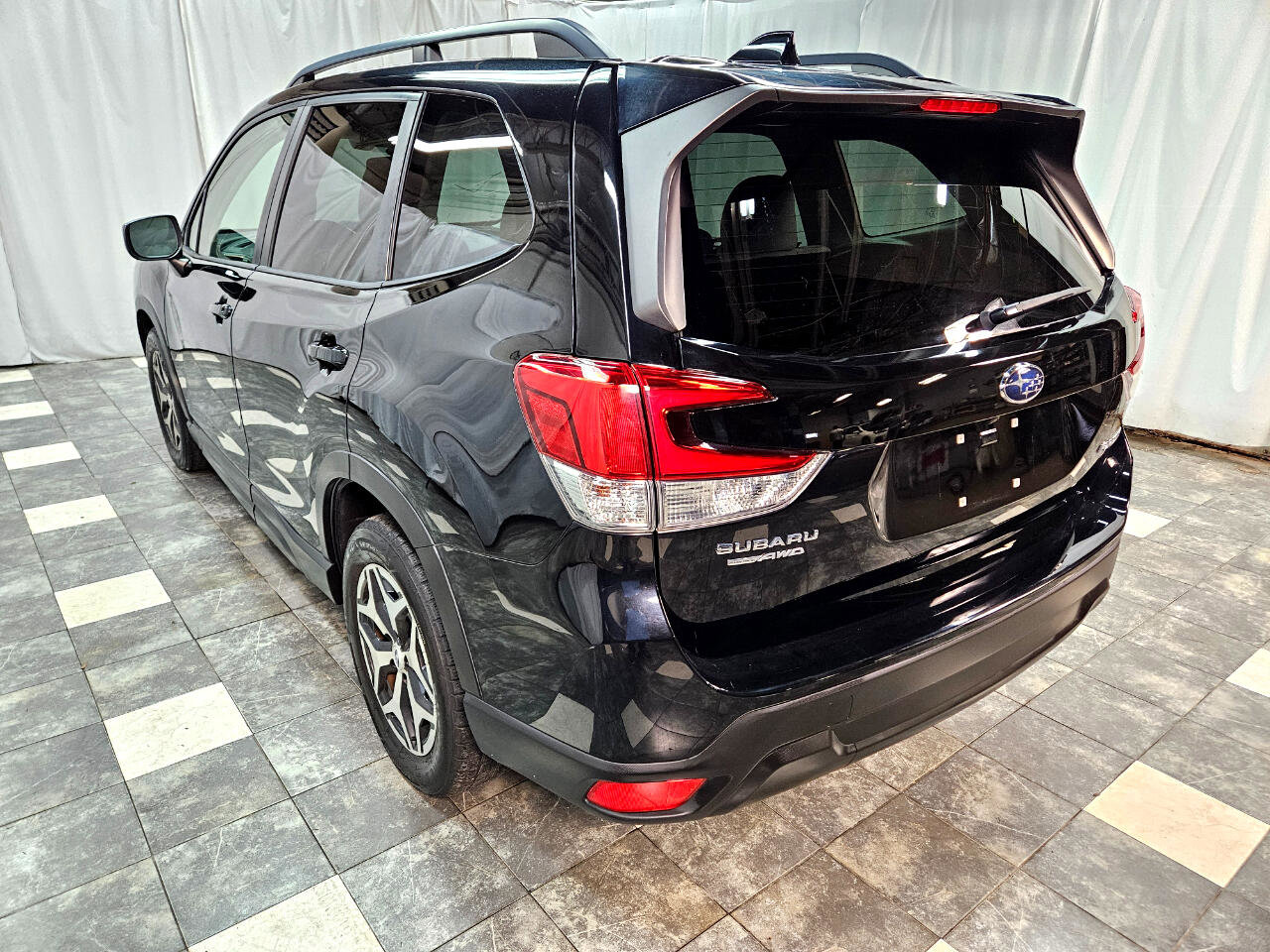 Used 2019 Subaru Forester Premium image 6