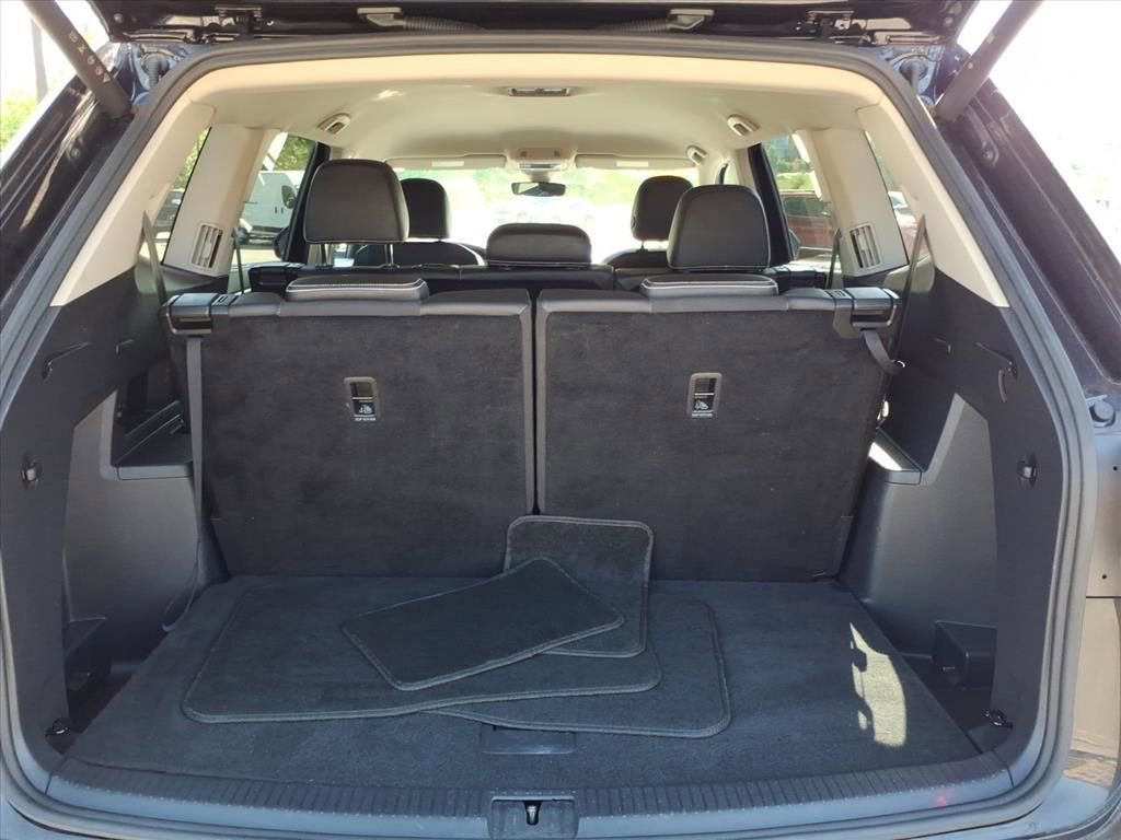 Used 2025 Volkswagen Atlas SE FWD image 26