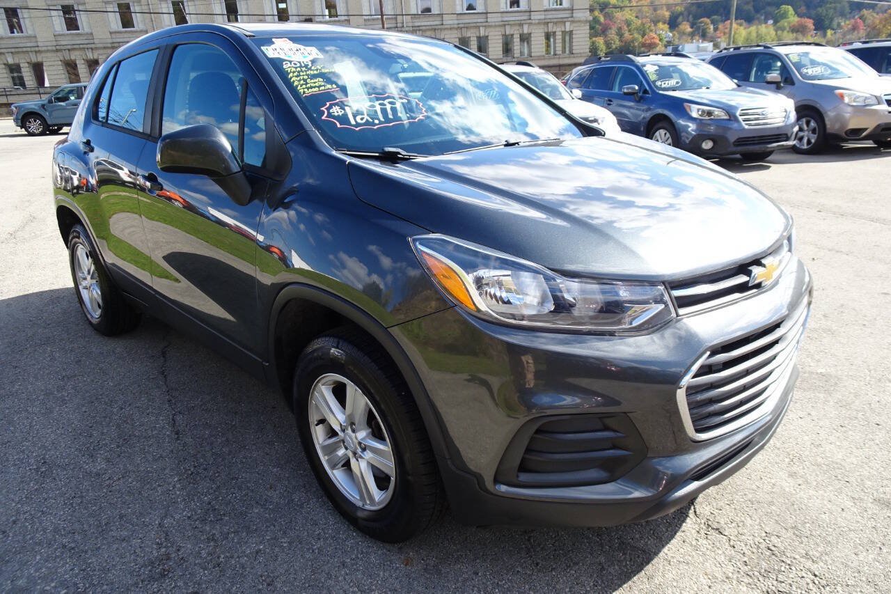 Used 2019 Chevrolet Trax LS AWD/4WD image 4