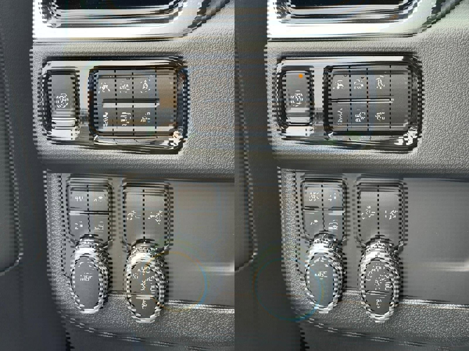 Certified 2025 GMC Yukon XL Denali image 14