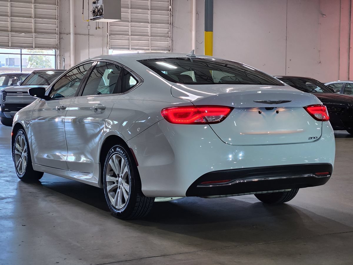 Used 2017 Chrysler 200 Limited Platinum FWD image 11