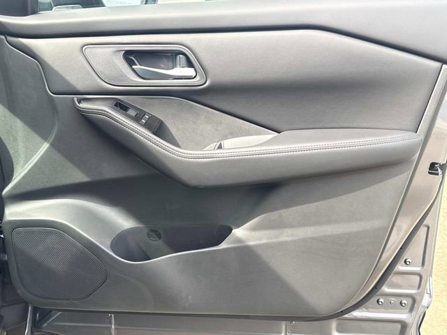 New 2026 Nissan Rogue SV FWD image 15