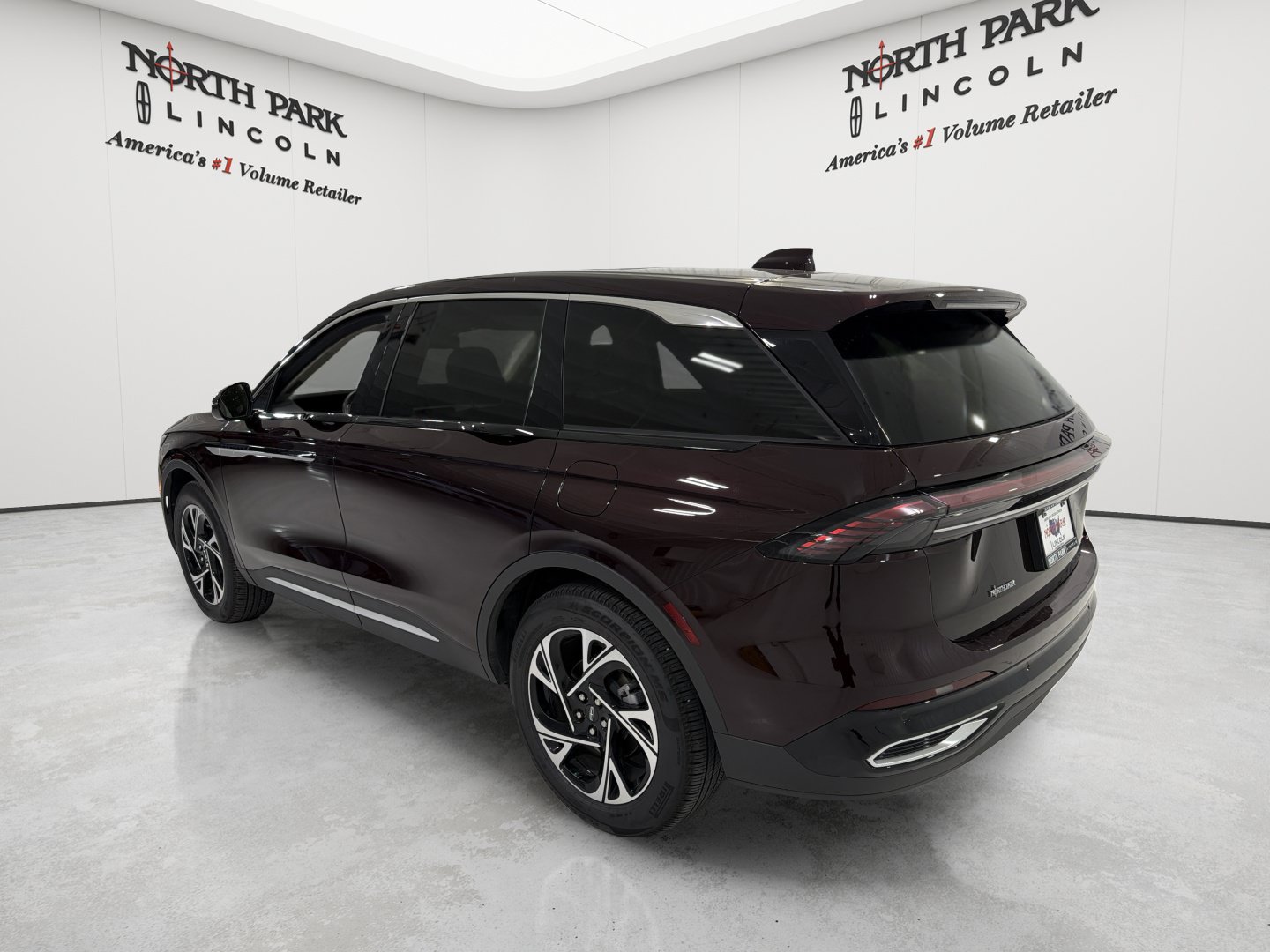 Used 2025 Lincoln Nautilus Premier w/ Equipment Group 102A AWD/4WD image 4
