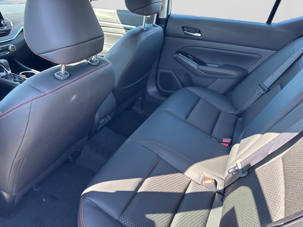 New 2025 Nissan Altima 2.5 SR image 10
