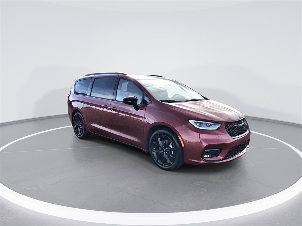New 2026 Chrysler Pacifica Limited image 2