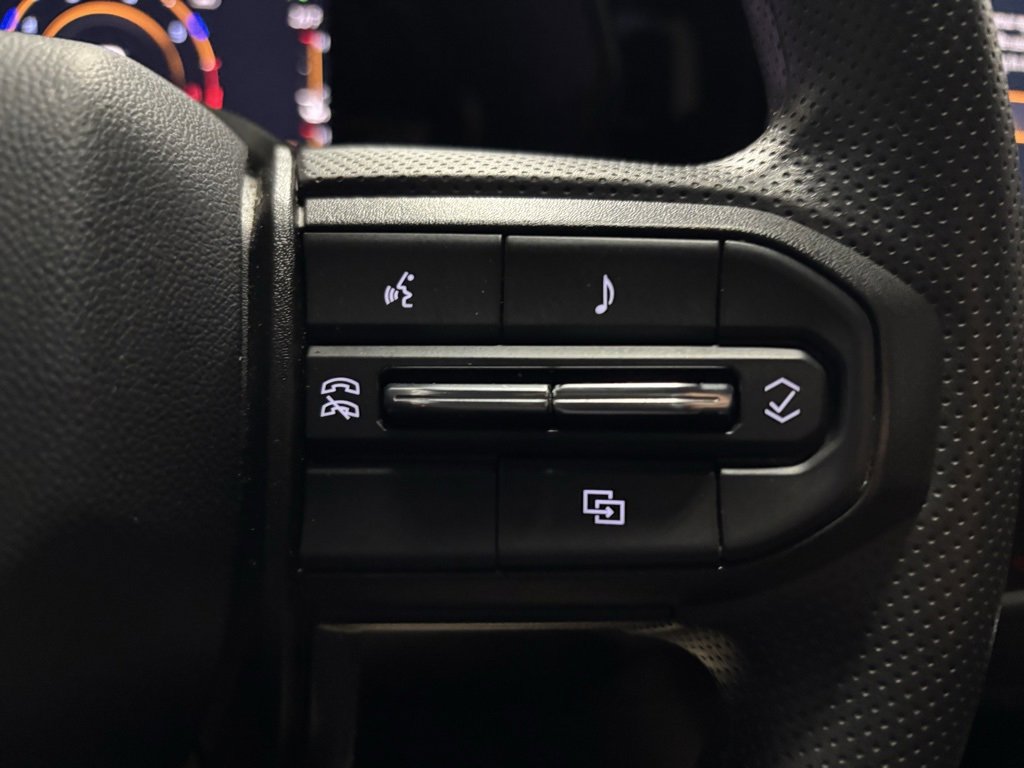 Used 2023 Chevrolet Colorado Trail Boss w/ Technology Package image 17