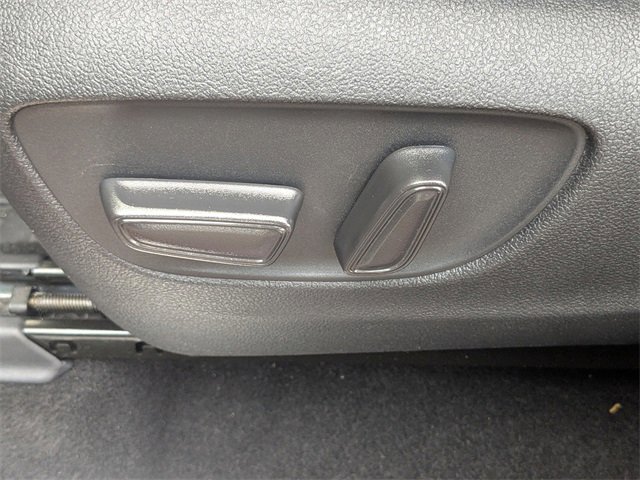 Used 2023 Toyota Highlander L image 21