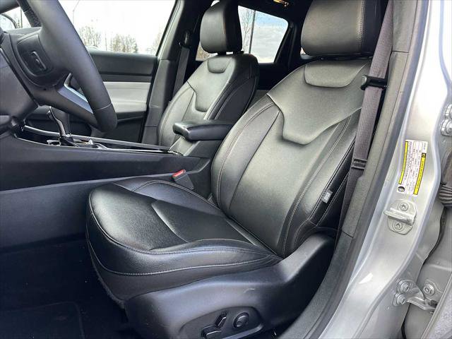 Used 2024 Jeep Compass Limited image 21