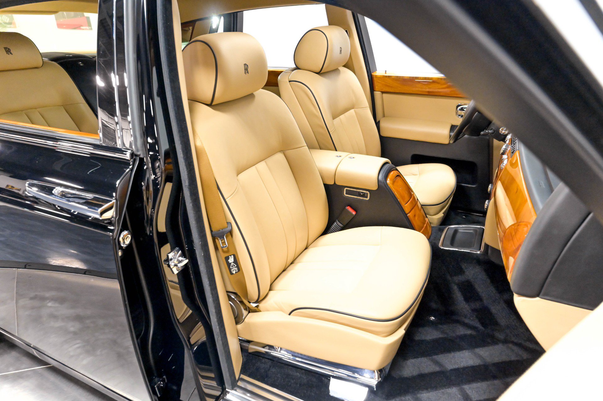 Used 2013 Rolls-Royce Phantom Sedan RWD image 26