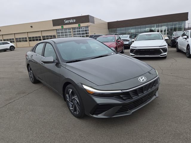 New 2026 Hyundai Elantra Limited image 4