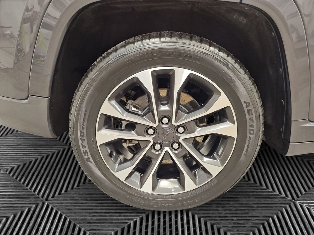 Used 2022 Jeep Grand Cherokee Overland image 15