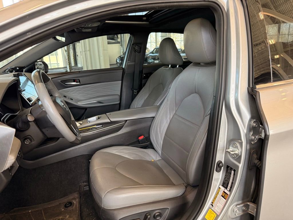 Used 2022 Toyota Avalon Limited w/ Advanced Safety Package image 9