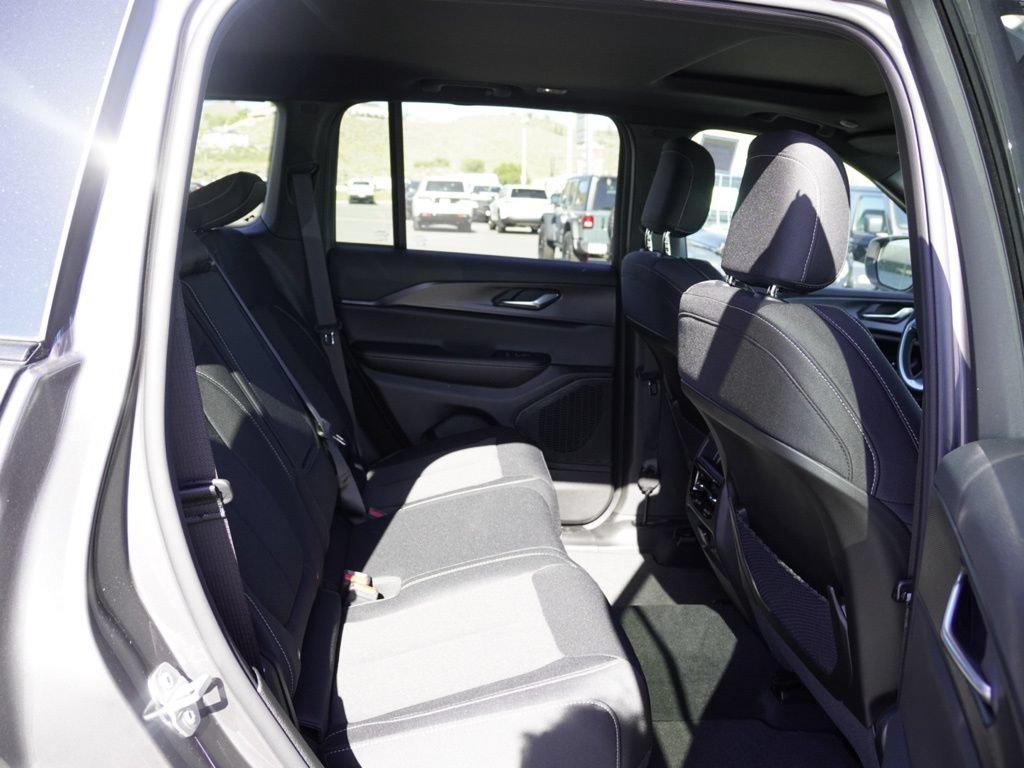 New 2026 Jeep Grand Cherokee Laredo X RWD image 25