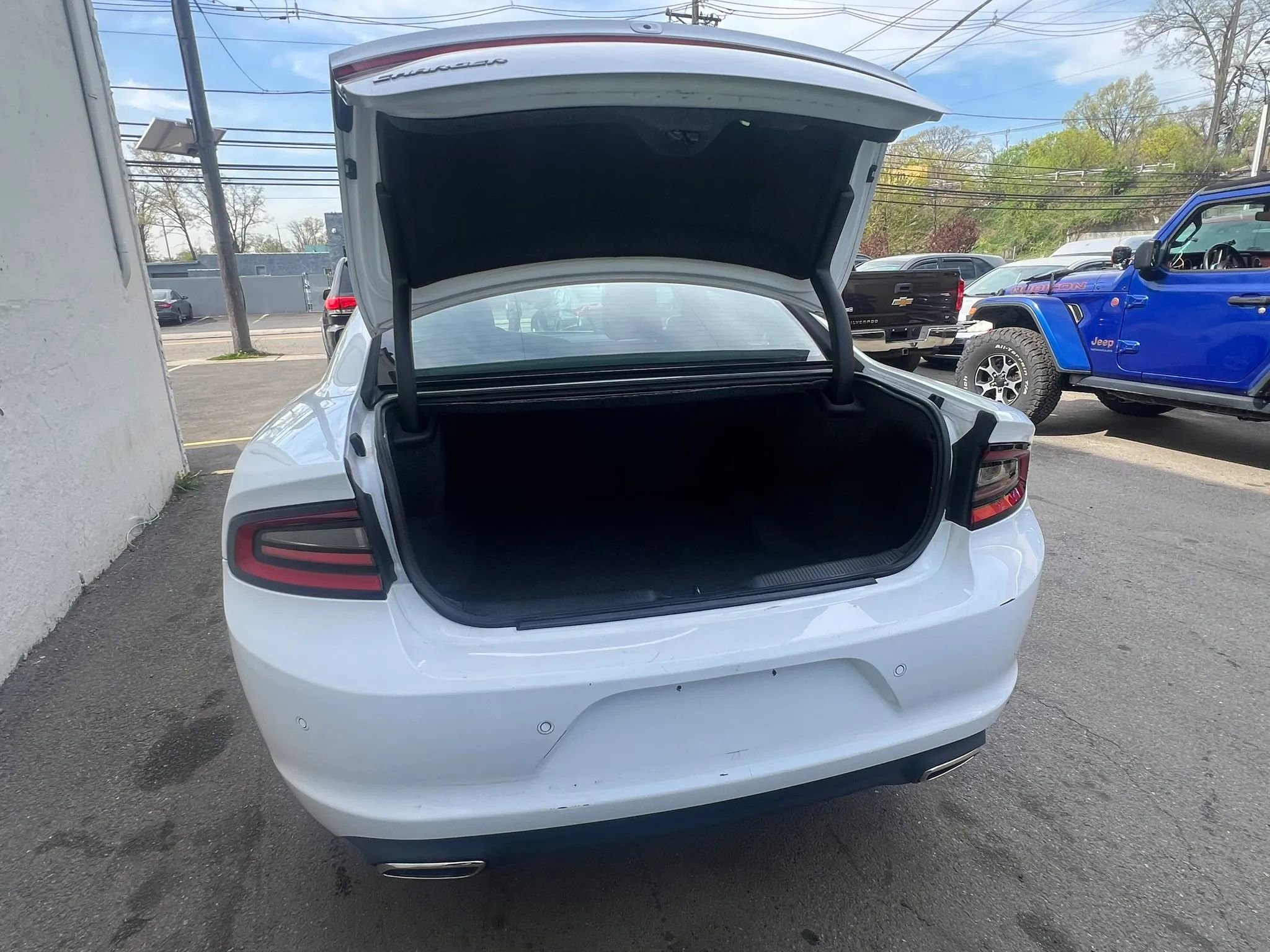 Used 2022 Dodge Charger SXT RWD image 9