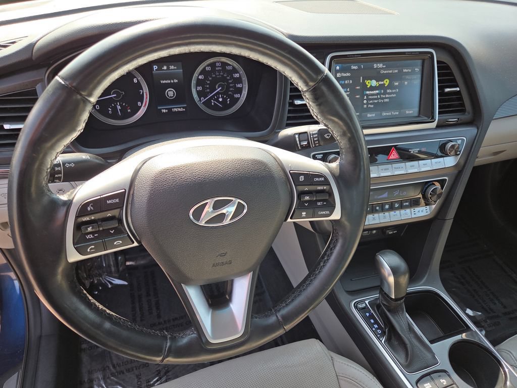 Used 2019 Hyundai Sonata Limited w/ Ultimate Package 04 FWD image 32