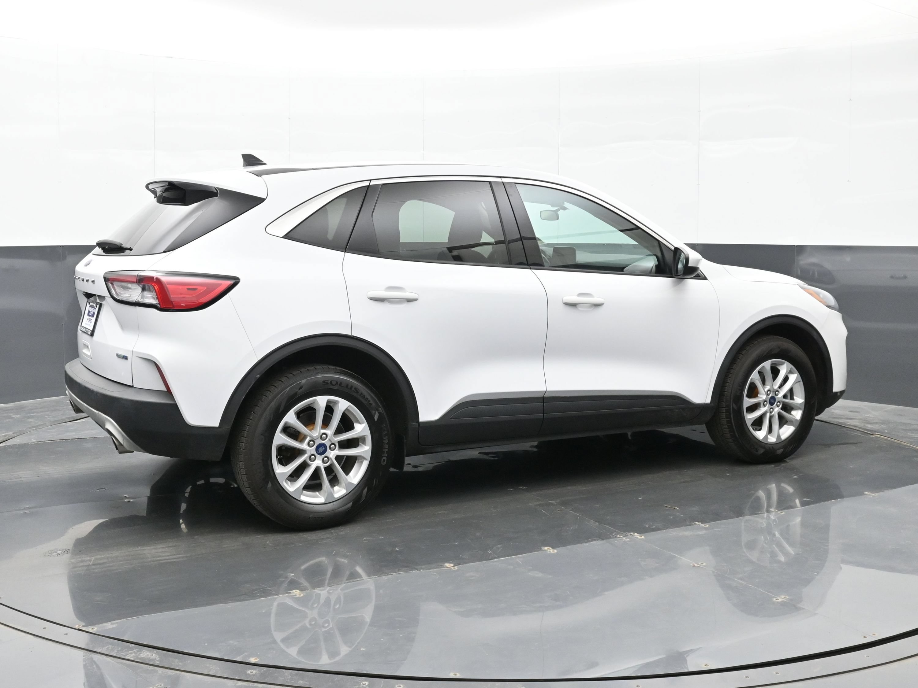 Used 2020 Ford Escape SE AWD/4WD image 2
