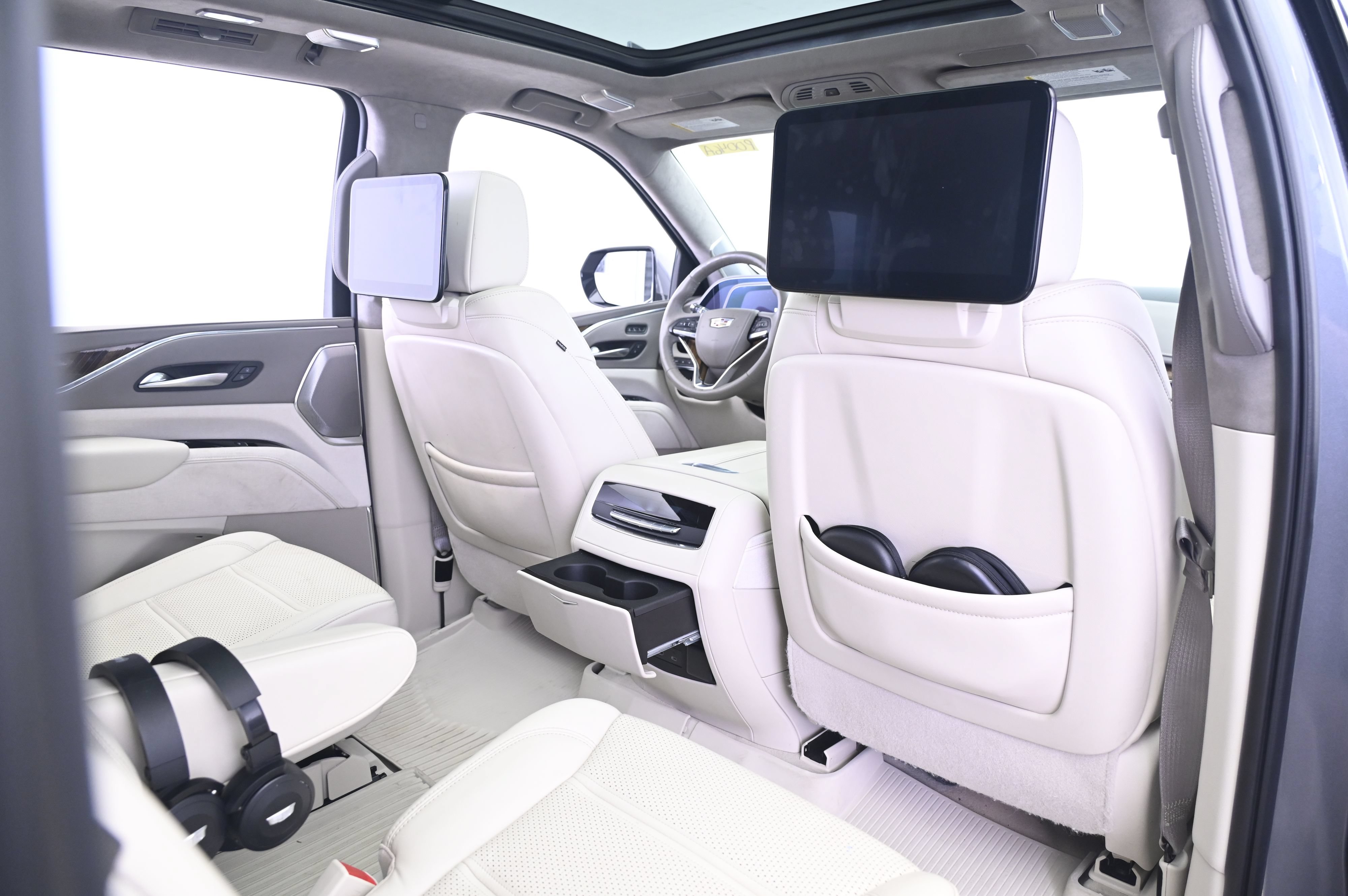 Used 2022 Cadillac Escalade ESV Premium Luxury Platinum AWD/4WD image 18