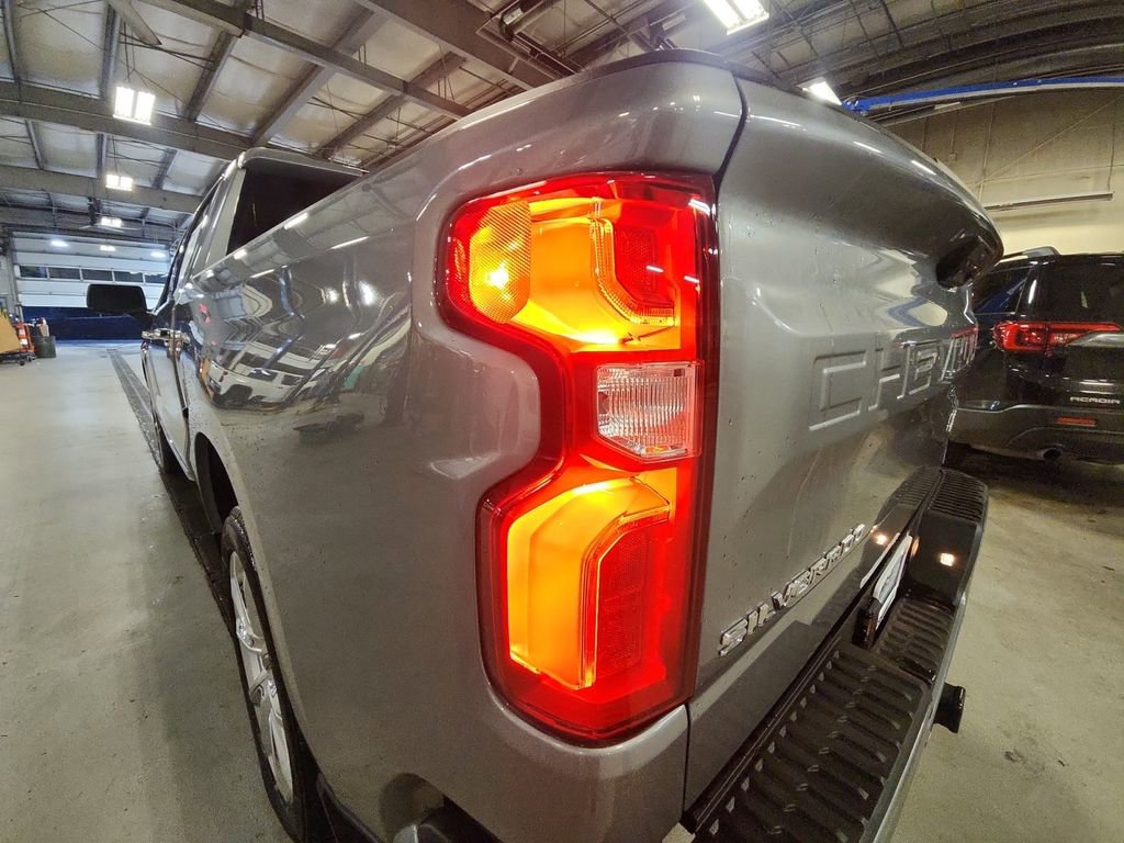 Certified 2025 Chevrolet Silverado 1500 High Country AWD/4WD image 30