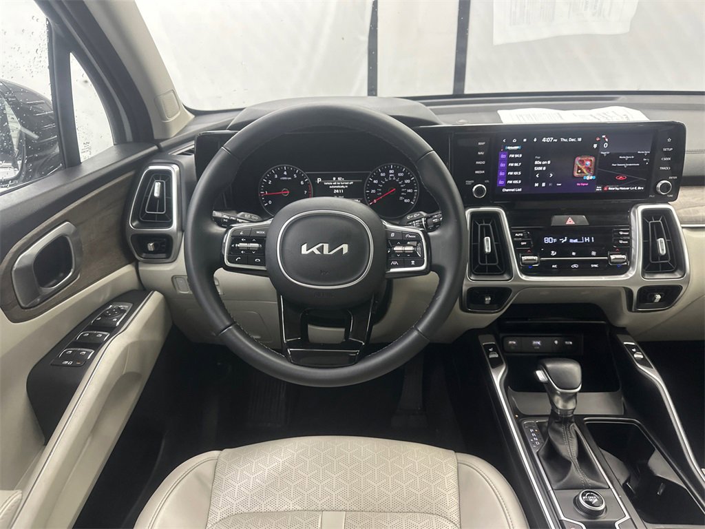 Used 2022 Kia Sorento EX w/ Panoramic Sunroof Package image 25