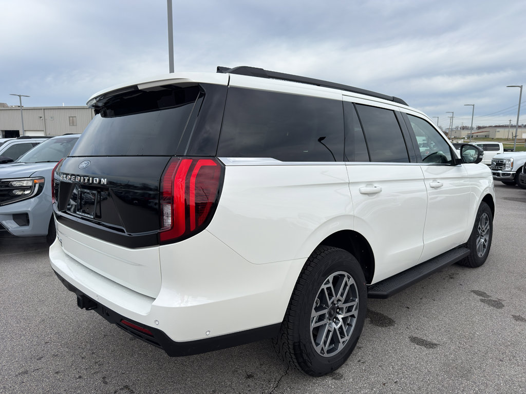 New 2025 Ford Expedition Active image 5